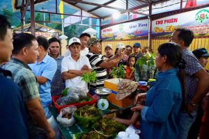 Chợ phiên Trà Linh thu hút đông đảo du khách gần xa ghé thăm